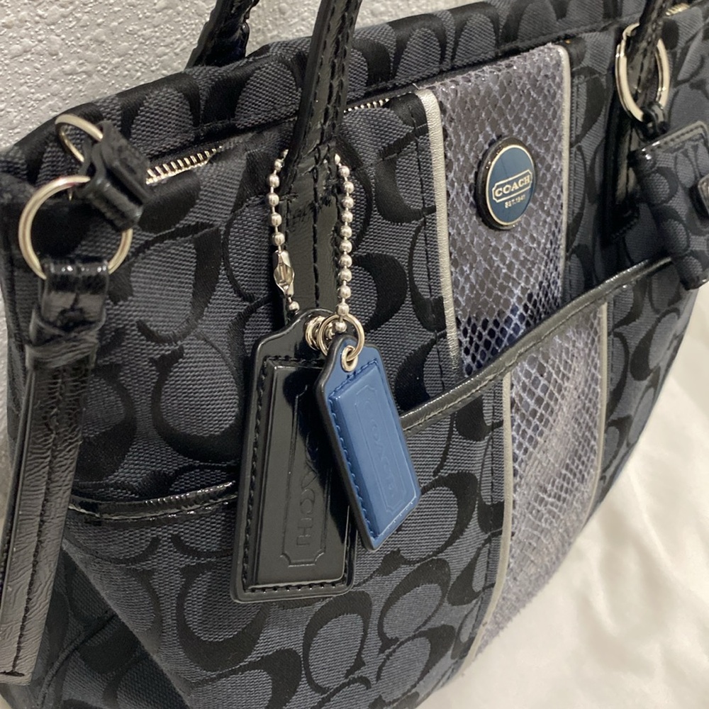 Coach Signature Python Handbag / Tote/ purse - Picture 4 of 15